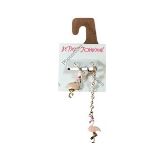 BETSEY JOHNSON CHRISTMAS FLAMINGO EARRINGS. GREAT GIFT IDEA! SANTA F…